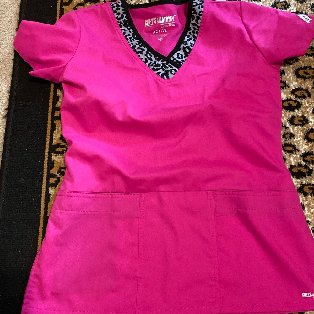 Scrub top